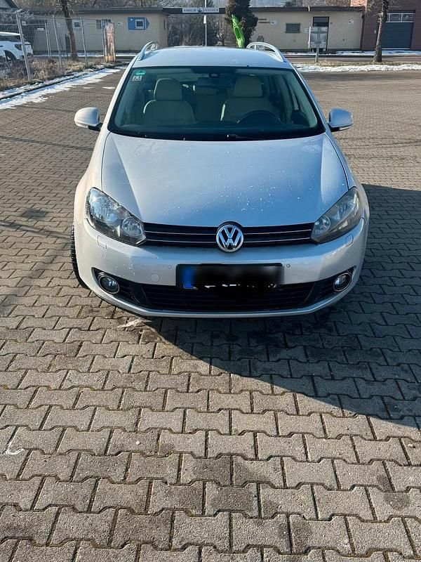 Silber Gebraucht 2013 VW Golf VII Kombi | 5.400 € (Guter Preis) - Bild 1/4