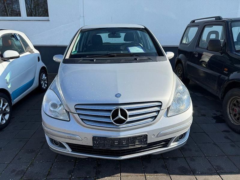 Gebraucht Mercedes B180 109 PS (80 kW) 2008 Silber Van / Kleinbus