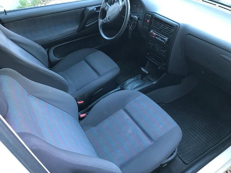Gebraucht VW Polo 60 PS (44 kW) 1999 Weiß Limousine