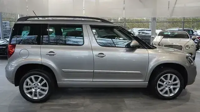 Gebraucht Skoda Yeti Ambition 150 PS (110 kW) 2016 Beige SUV