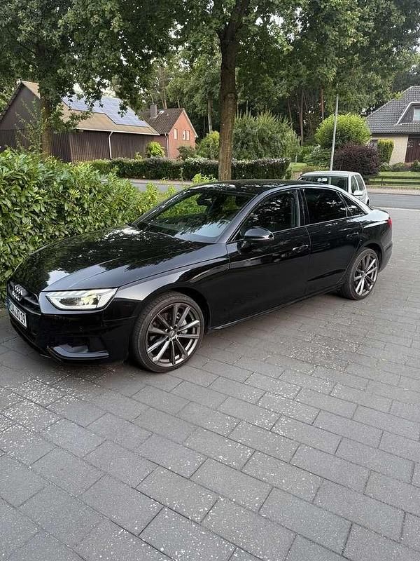 Schwarz Gebraucht 2021 Audi A4 Advanced Limousine | 26.500 € (Fairer Preis) - Bild 1/3