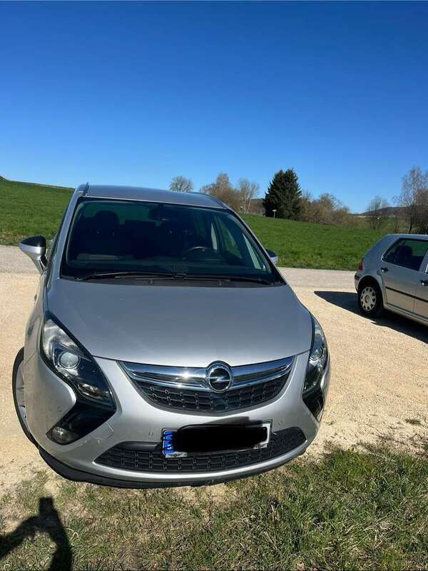 Silber Gebraucht 2013 Opel Zafira Tourer Van / Kleinbus | 9.700 € (Teuer) - Bild 1/4