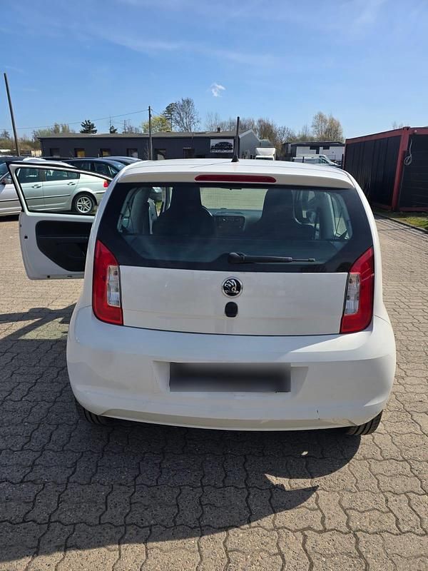 Używany Skoda Citigo 60 KM (44 kW) 2017 Biały Hatchback