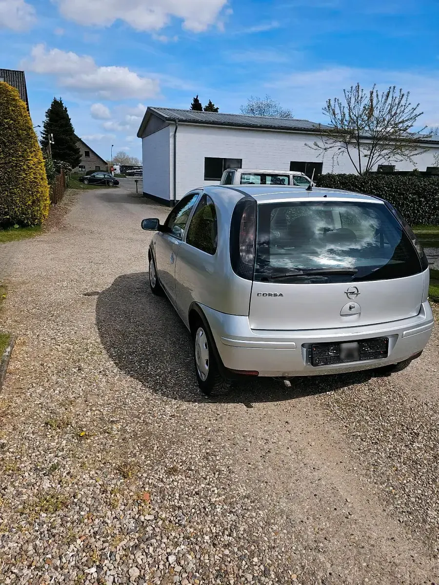 Gebraucht Opel Corsa 60 PS (44 kW) 2005 Silber Kleinwagen