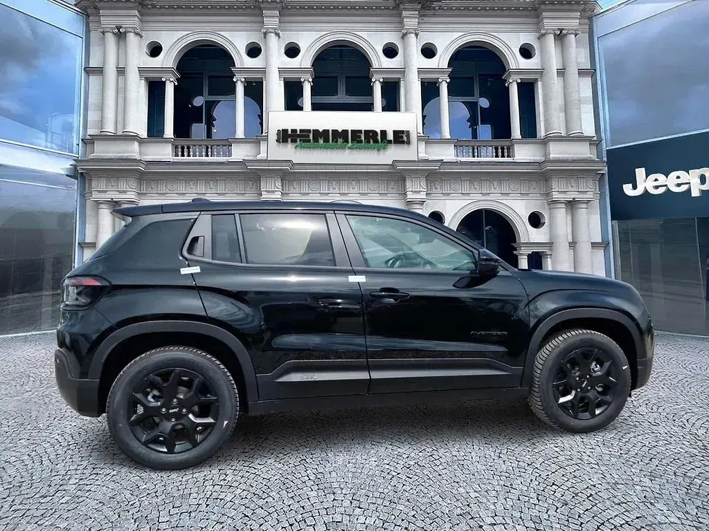 Neu Jeep Avenger 110 PS (80 kW) 2026 Schwarz SUV