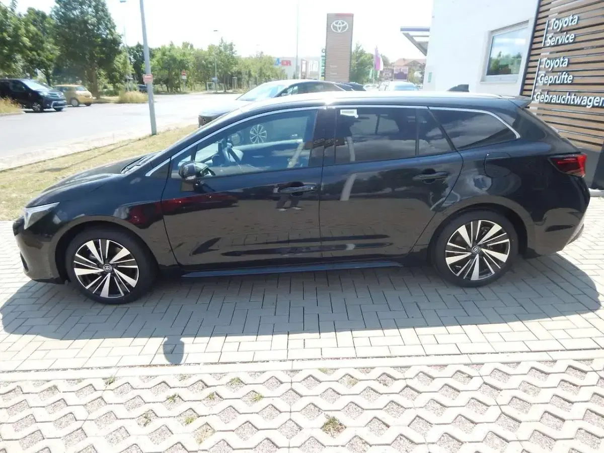 Neu Toyota Corolla 196 PS (144 kW) 2026 Schwarz Kombi