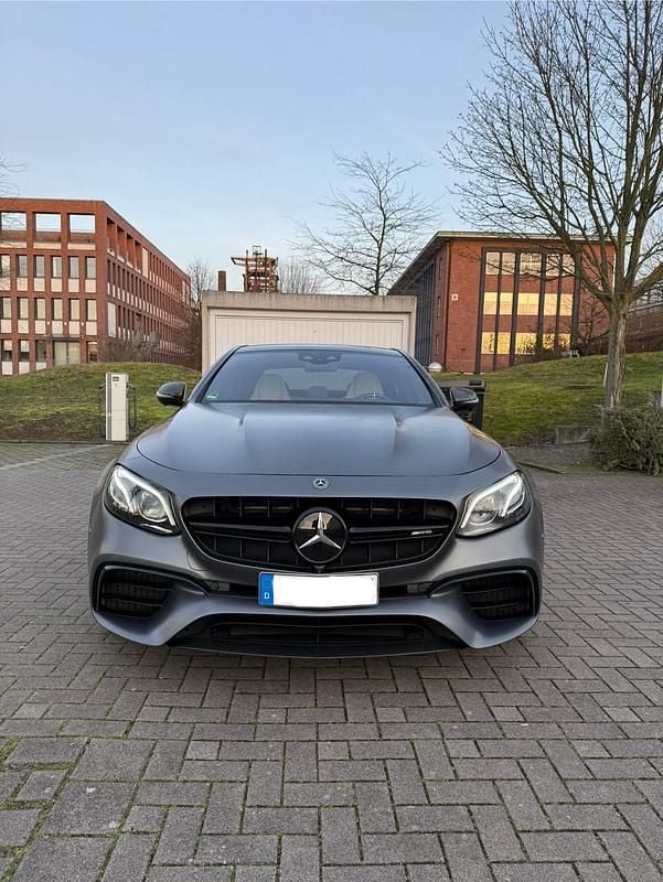 Gebraucht Mercedes E63S AMG AMG 612 PS (450 kW) 2017 Grau Limousine