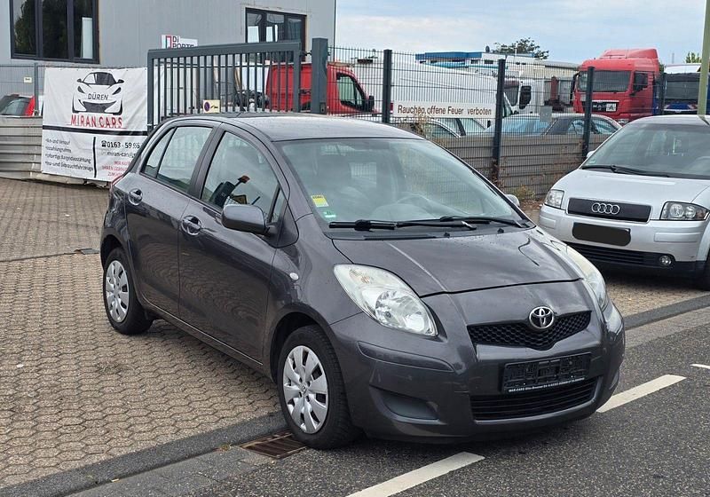 Grau Gebraucht 2009 Toyota Yaris Sol Kleinwagen | 1.999 € (Guter Preis) - Bild 1/4