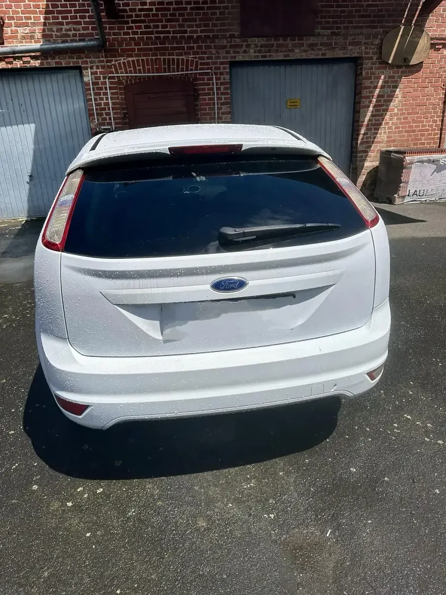 Gebraucht Ford Focus 125 PS (91 kW) 2009 Weiß Limousine