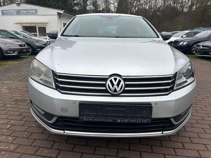 Gebraucht VW Passat Comfortline 140 PS (102 kW) 2012 Silber Limousine