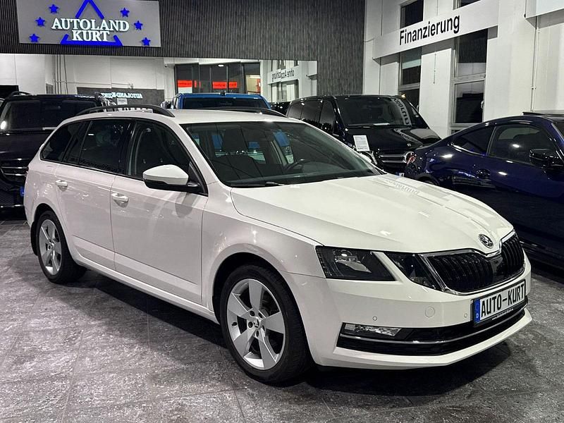 Weiß Gebraucht 2019 Skoda Octavia Style Kombi | 15.790 € (Guter Preis) - Bild 1/4