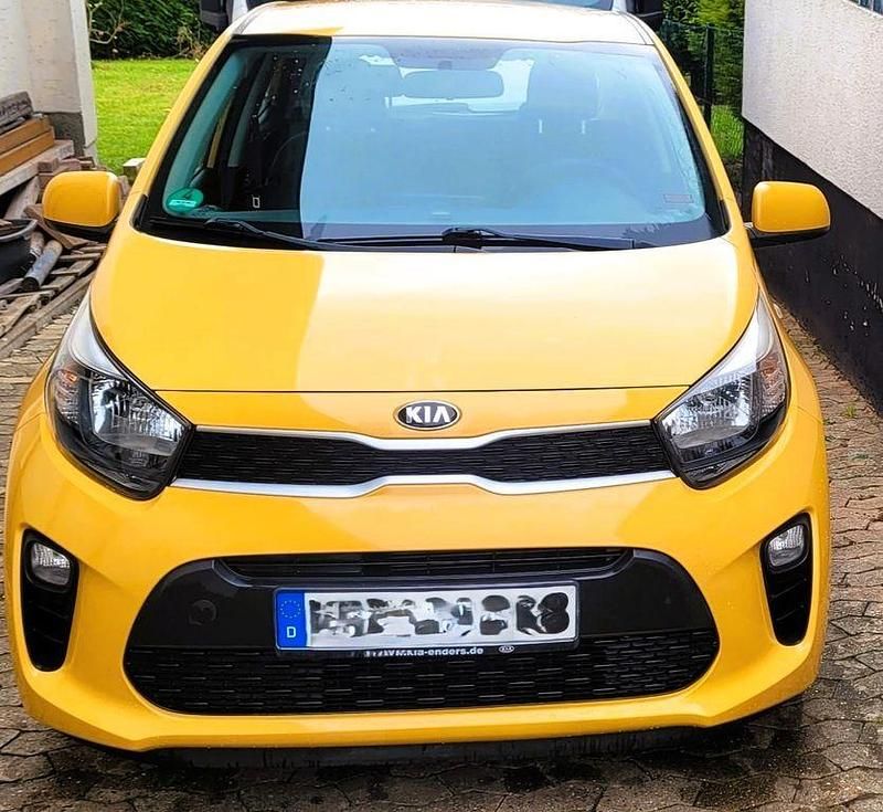 Gelb Gebraucht 2021 Kia Picanto Edition 7 Kleinwagen | 8.999 € (Superpreis) - Bild 1/4