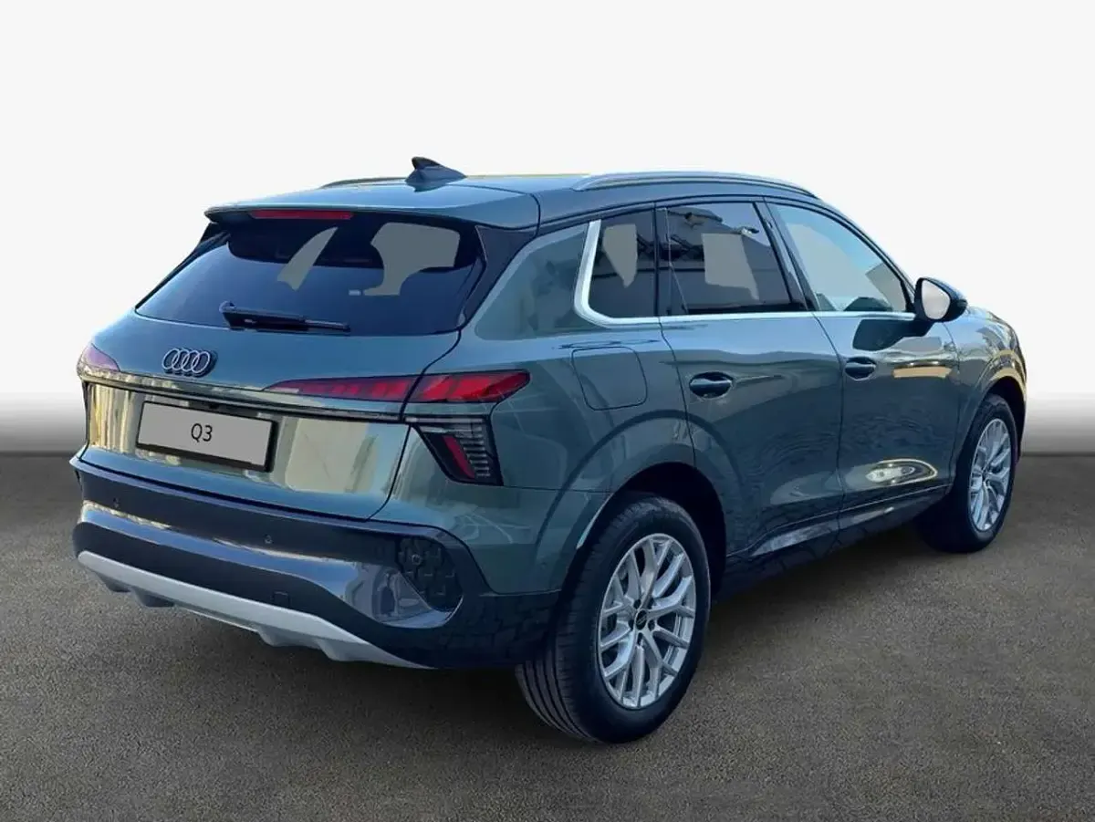 Gebraucht Audi Q3 Sport 150 PS (110 kW) 2026 Grün SUV