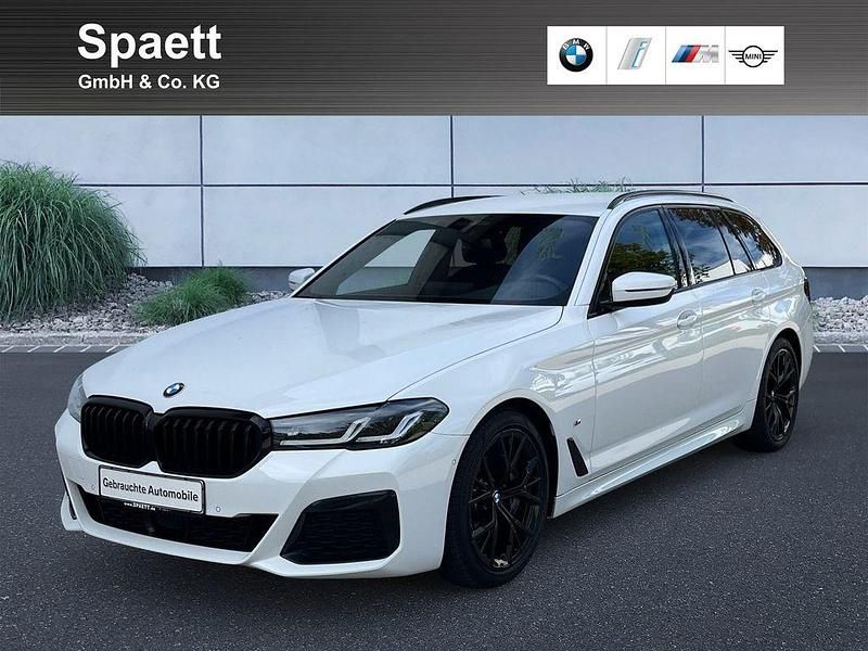 Alpinweiß uni Gebraucht 2022 BMW 540 M Sport Kombi | 46.500 € (Guter Preis) - Bild 1/4