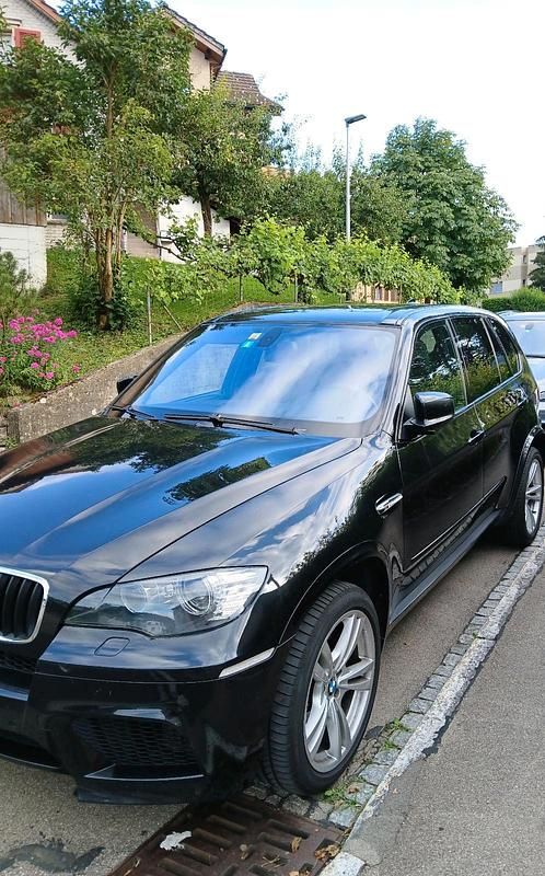 Schwarz Gebraucht 2011 BMW X5 M SUV | 12.500 € (Guter Preis) - Bild 1/4