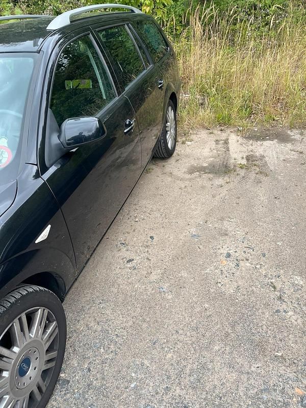 Gebraucht Ford Mondeo 131 PS (96 kW) 2005 Schwarz Kombi