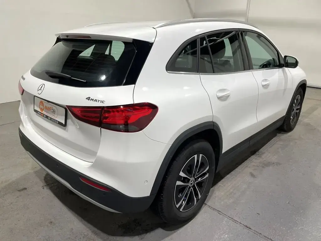 Gebraucht Mercedes GLA200 Style 163 PS (119 kW) 2023 Weiss SUV