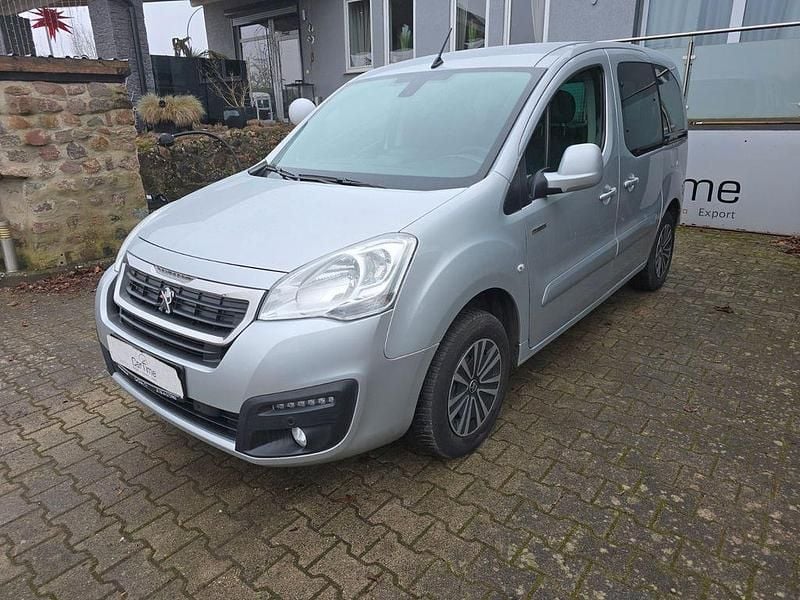 Gebraucht Peugeot Partner 67 PS (49 kW) 2019 Silber Van / Kleinbus