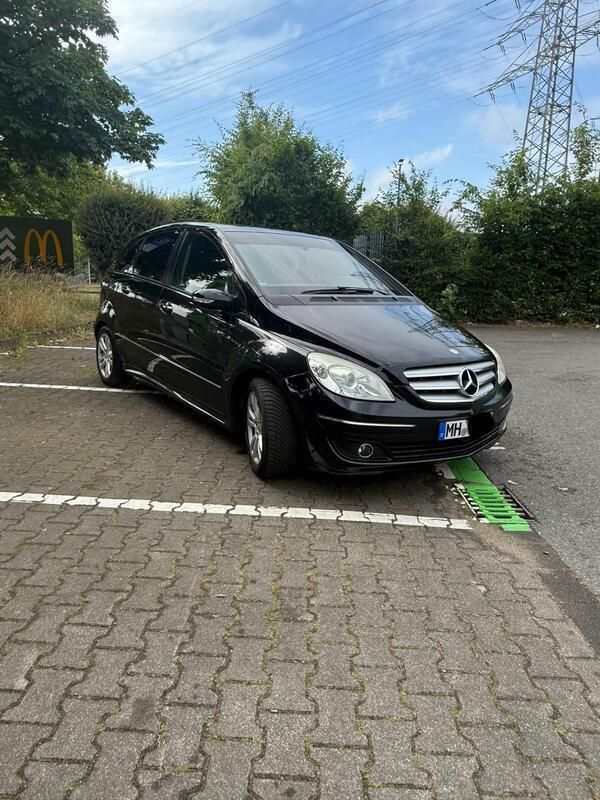 Schwarz Gebraucht 2007 Mercedes B200 Van / Kleinbus | 2.222 € (Fairer Preis) - Bild 1/4