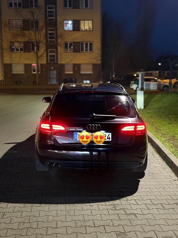 Schwarz Gebraucht 2010 Audi A4 Kombi | 6.000 € (Guter Preis) - Bild 1/4