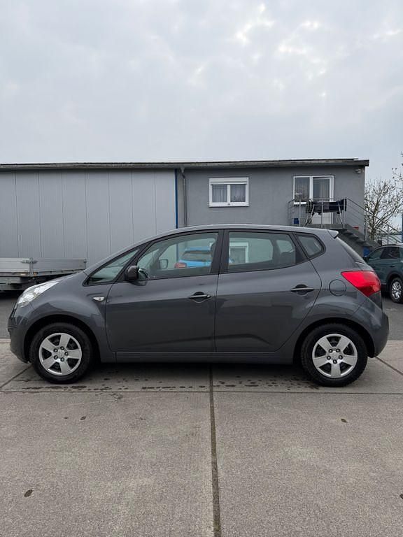Gebraucht Kia Venga Vision 90 PS (66 kW) 2011 Grau Kleinwagen