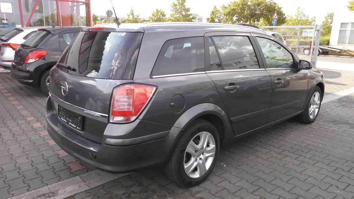 Gebraucht Opel Astra Sport 116 PS (85 kW) 2008 Grau Kombi