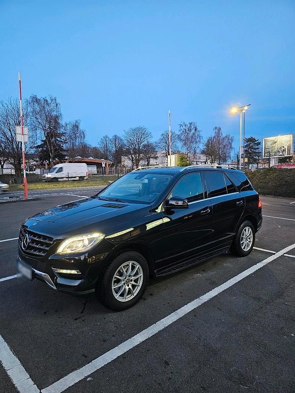 Gebraucht Mercedes ML350 258 PS (189 kW) 2013 Schwarz SUV