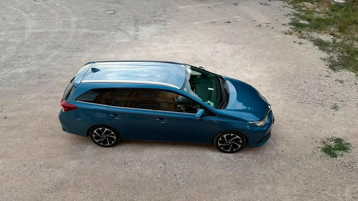 Gebraucht Toyota Auris 112 PS (82 kW) 2016 Blau Limousine