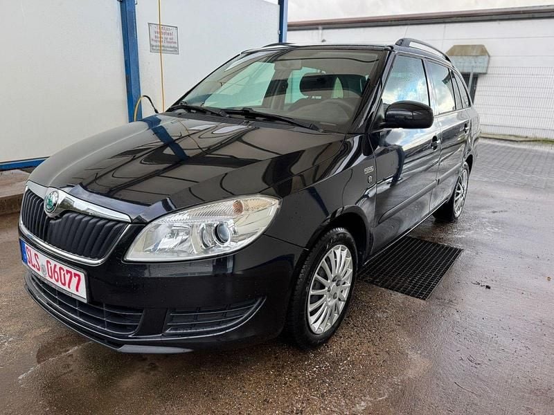 Gebraucht Skoda Fabia 105 PS (77 kW) 2011 Schwarz Limousine