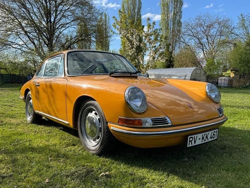 Second-hand Porsche 911S 131 CP (96 kW) 1968 Galben