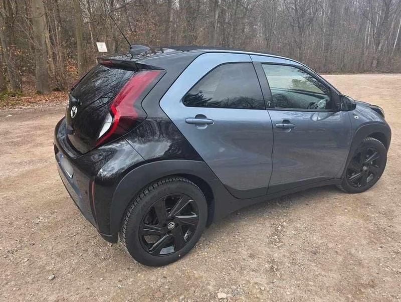 Gebraucht Toyota Aygo X Team 72 PS (52 kW) 2024 Grau SUV