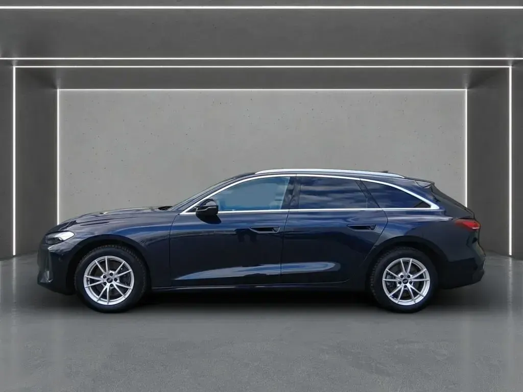 Używany Audi A5 Sport 204 KM (150 kW) 2025 Niebieski Kombi