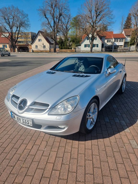 Silber Gebraucht 2007 Mercedes SLK280 AMG Cabrio | 10.448 € (Fairer Preis) - Bild 1/4