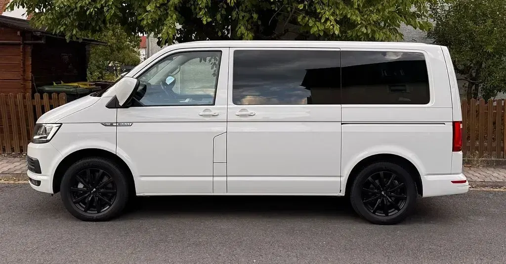 Gebraucht VW Multivan 204 PS (150 kW) 2017 Weiß Van / Kleinbus