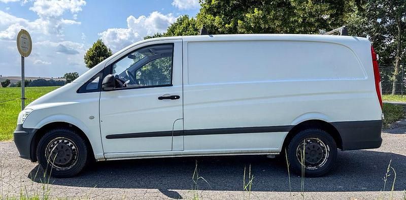 Weiß Gebraucht 2012 Mercedes Vito Van / Kleinbus | 8.500 € (Fairer Preis) - Bild 1/4