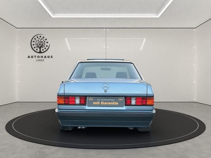 Gebraucht Mercedes 190 160 PS (117 kW) 1990 Blau Limousine