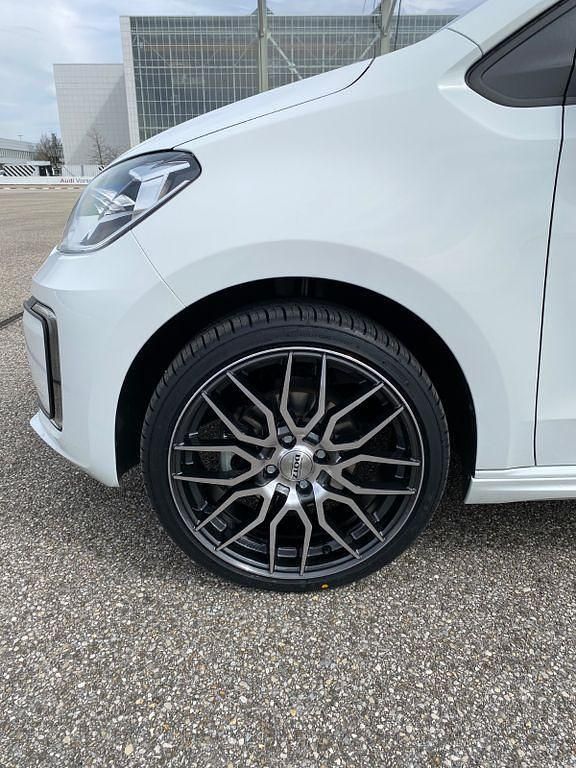 Second-hand VW e-up! Style 61 kW (83 CP) 2020 Alb Hatchback