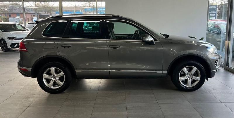Gebraucht VW Touareg 262 PS (192 kW) 2016 Grau SUV
