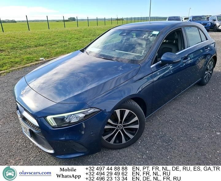 Blau Gebraucht 2021 Mercedes A180 Limousine | 18.755 € (Superpreis) - Bild 1/4