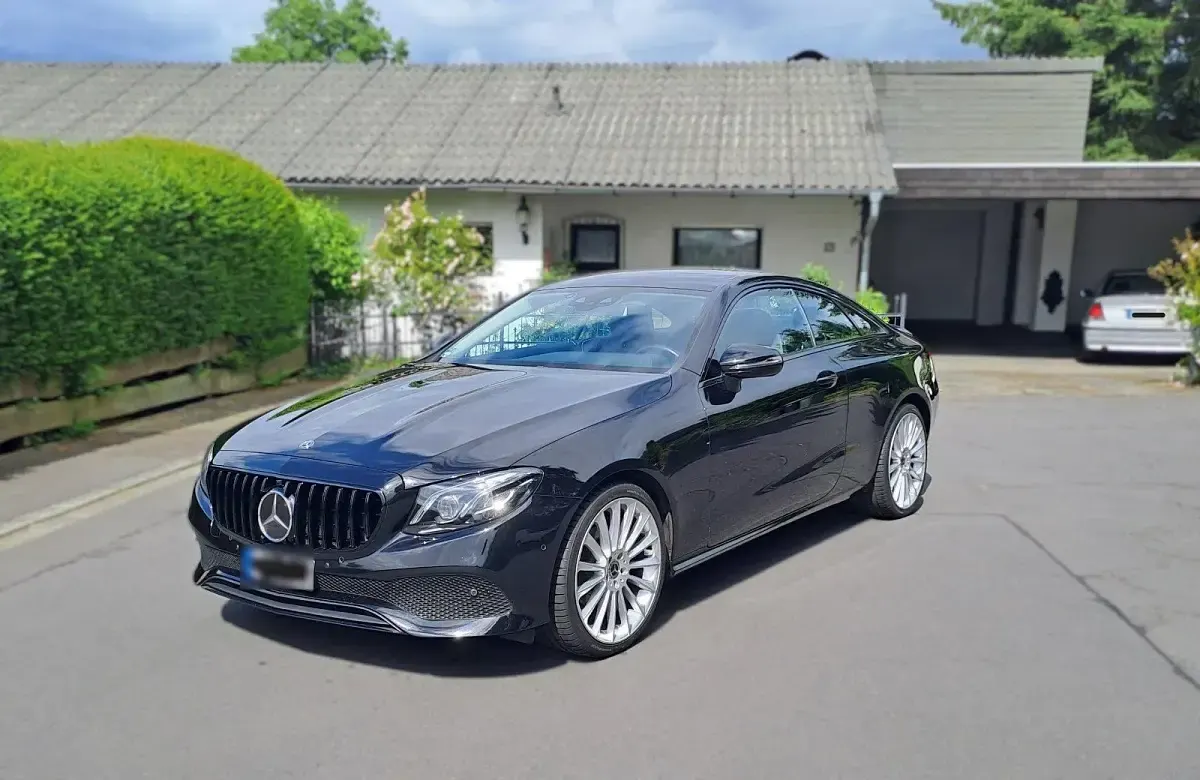 Gebraucht Mercedes E200 184 PS (135 kW) 2017 Schwarz Coupé