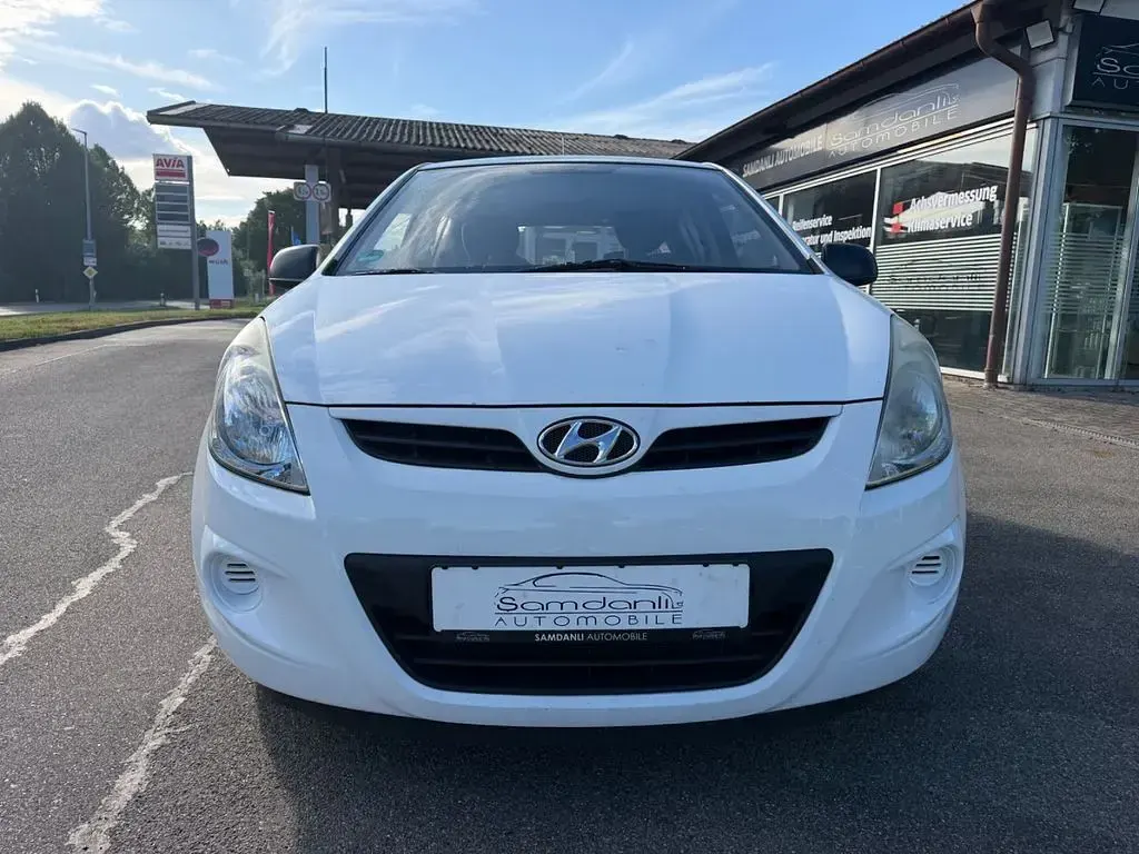 Gebraucht Hyundai i20 Classic 77 PS (56 kW) 2009 Weiß Kleinwagen