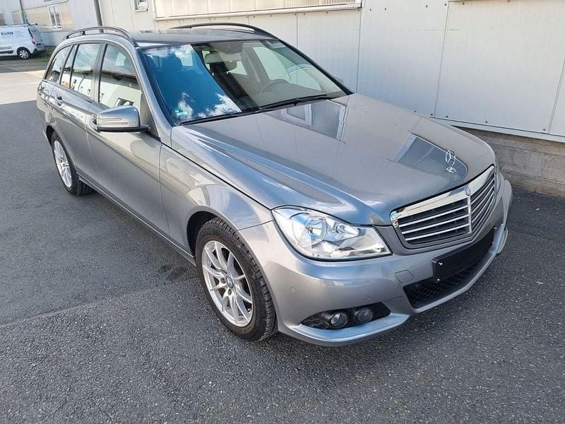 Grau Gebraucht 2012 Mercedes C180 Kombi | 12.490 € (Etwas zu teuer) - Bild 1/4