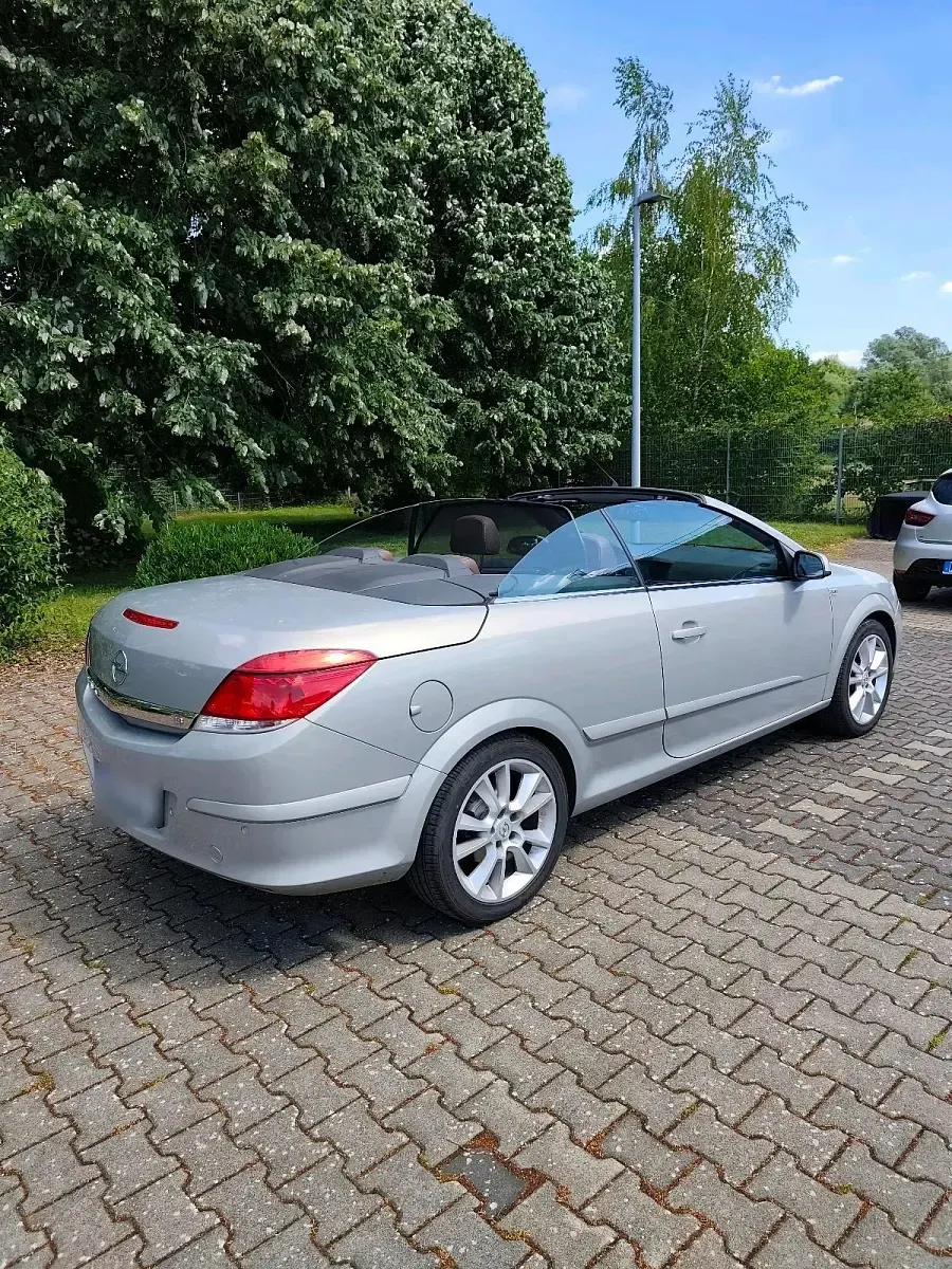 Gebraucht Opel Astra 140 PS (102 kW) 2007 Cabrio