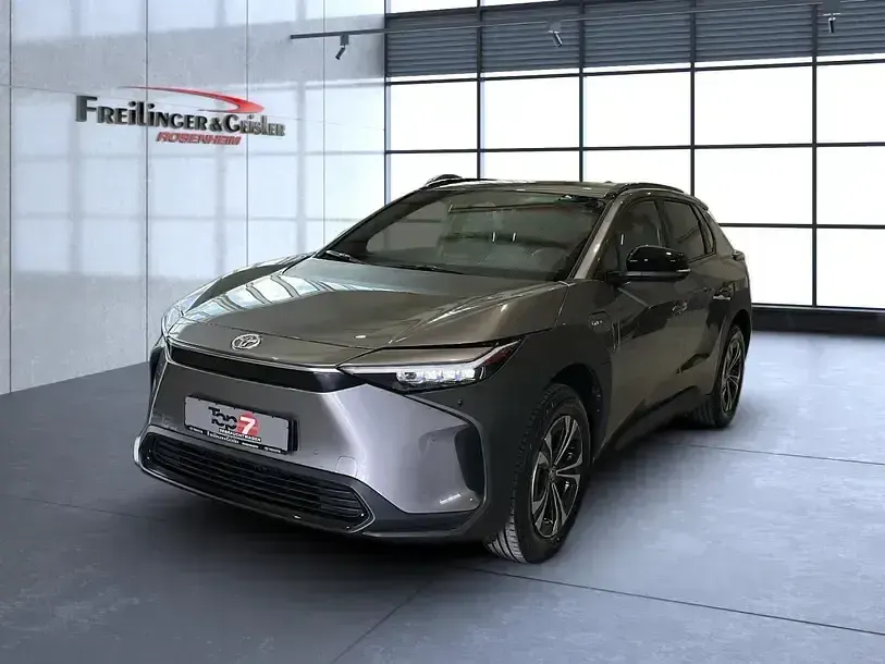 Usata Toyota bZ4X 164 kW (224 CV) 2025 Argento SUV