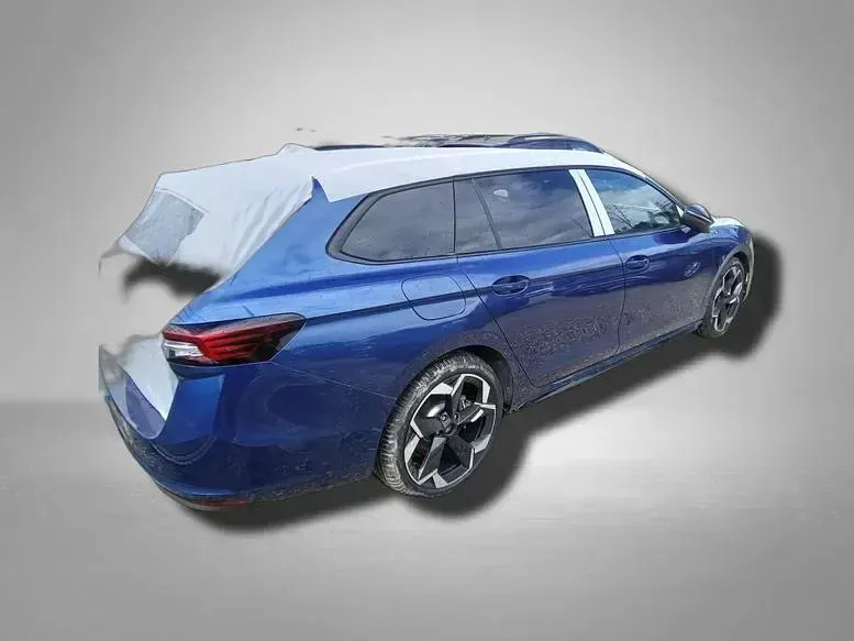 Gebraucht Skoda Superb SportLine 265 PS (194 kW) 2026 Atlantik blau metallic Kombi