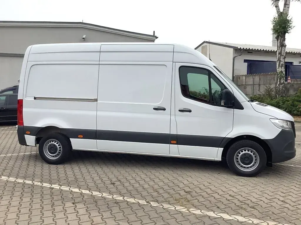 Gebraucht Mercedes Sprinter 150 PS (110 kW) 2022 Arktikweiß Van