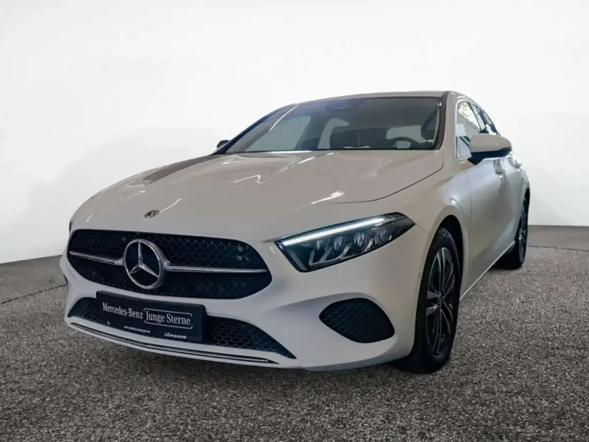 Gebraucht Mercedes A180 Progressive 116 PS (85 kW) 2025 Weiss polarweiß Limousine