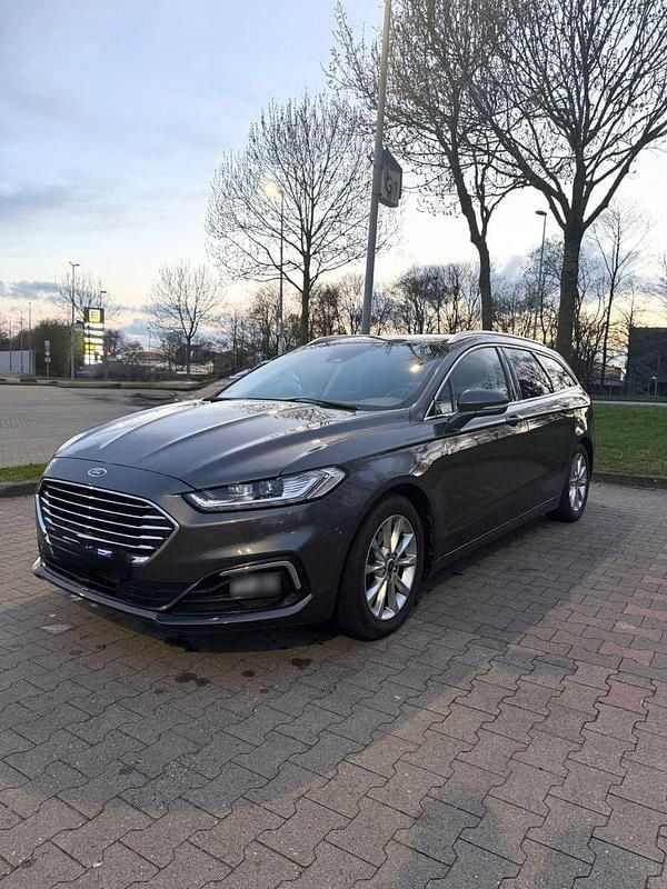 Gebraucht Ford Mondeo Titanium 179 PS (131 kW) 2019 Grau Kombi