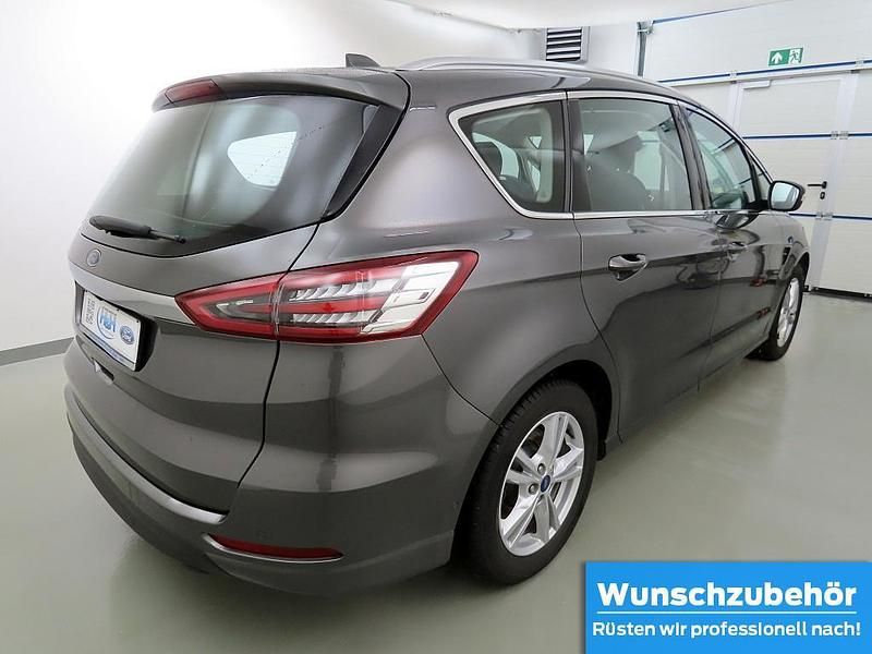 Gebraucht Ford S-MAX Titanium 190 PS (139 kW) 2022 Magneticgrau Van / Kleinbus