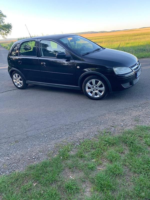 Schwarz Gebraucht 2006 Opel Corsa Kleinwagen | 500 € (Superpreis) - Bild 1/4